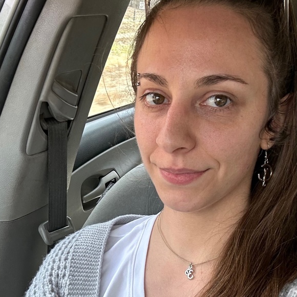 Meet your Posher, Erica - Picture 1 of 1